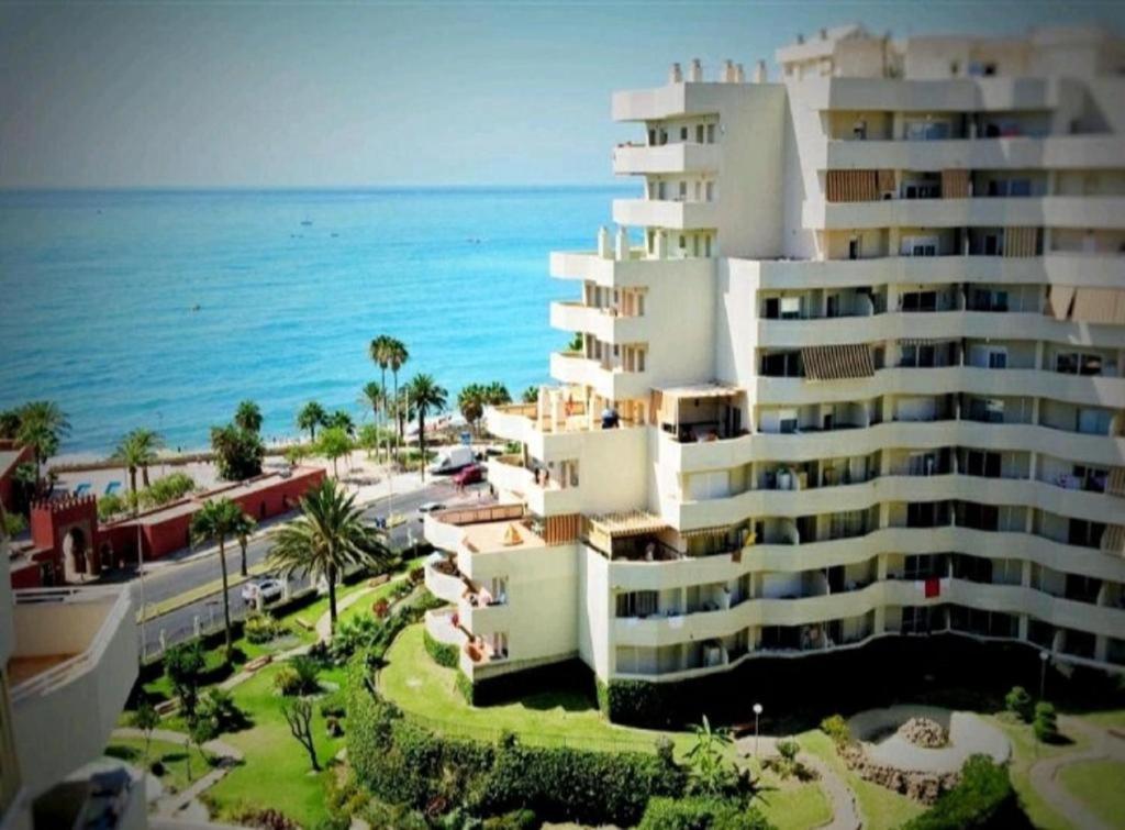 Appartment Totally Upgraded At Benal Beach Benalmádena Exterior photo