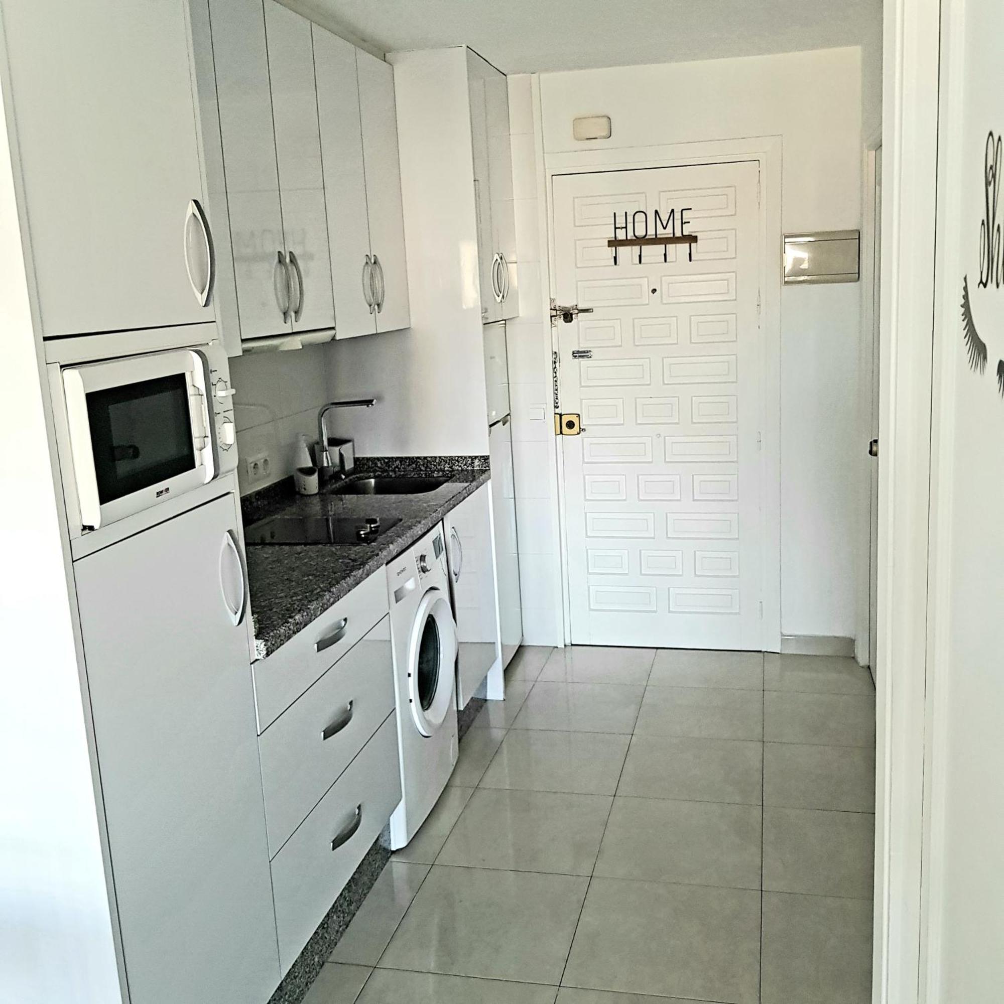 Appartment Totally Upgraded At Benal Beach Benalmádena Exterior photo